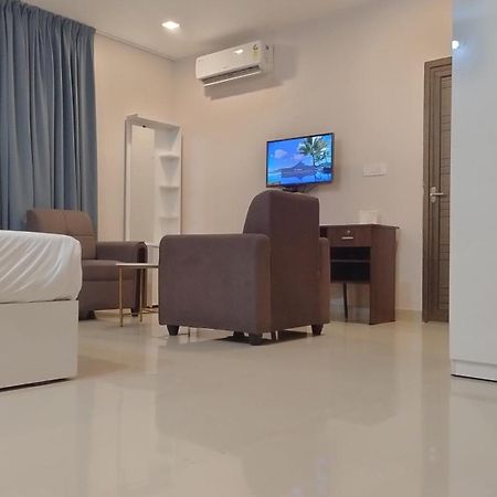 Gateway Airport Hotel 坎努尔 外观 照片