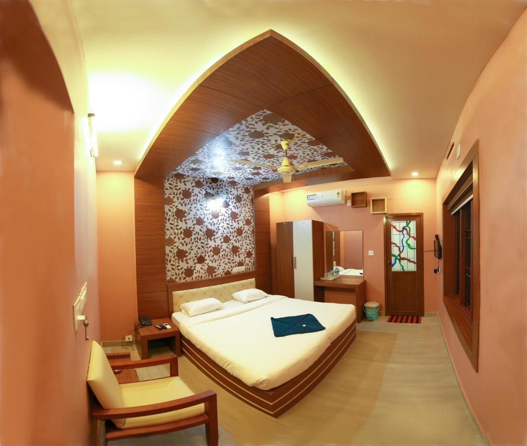Gateway Airport Hotel 坎努尔 外观 照片