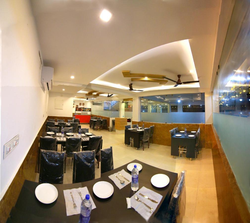 Gateway Airport Hotel 坎努尔 外观 照片