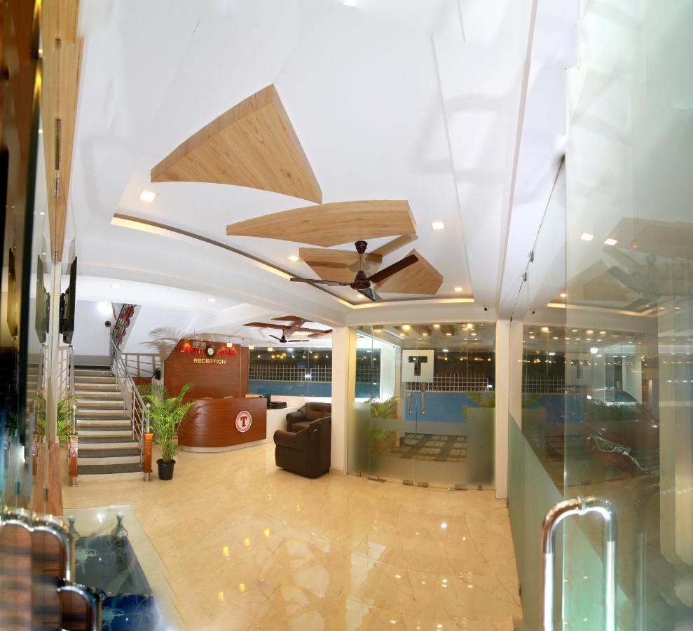Gateway Airport Hotel 坎努尔 外观 照片