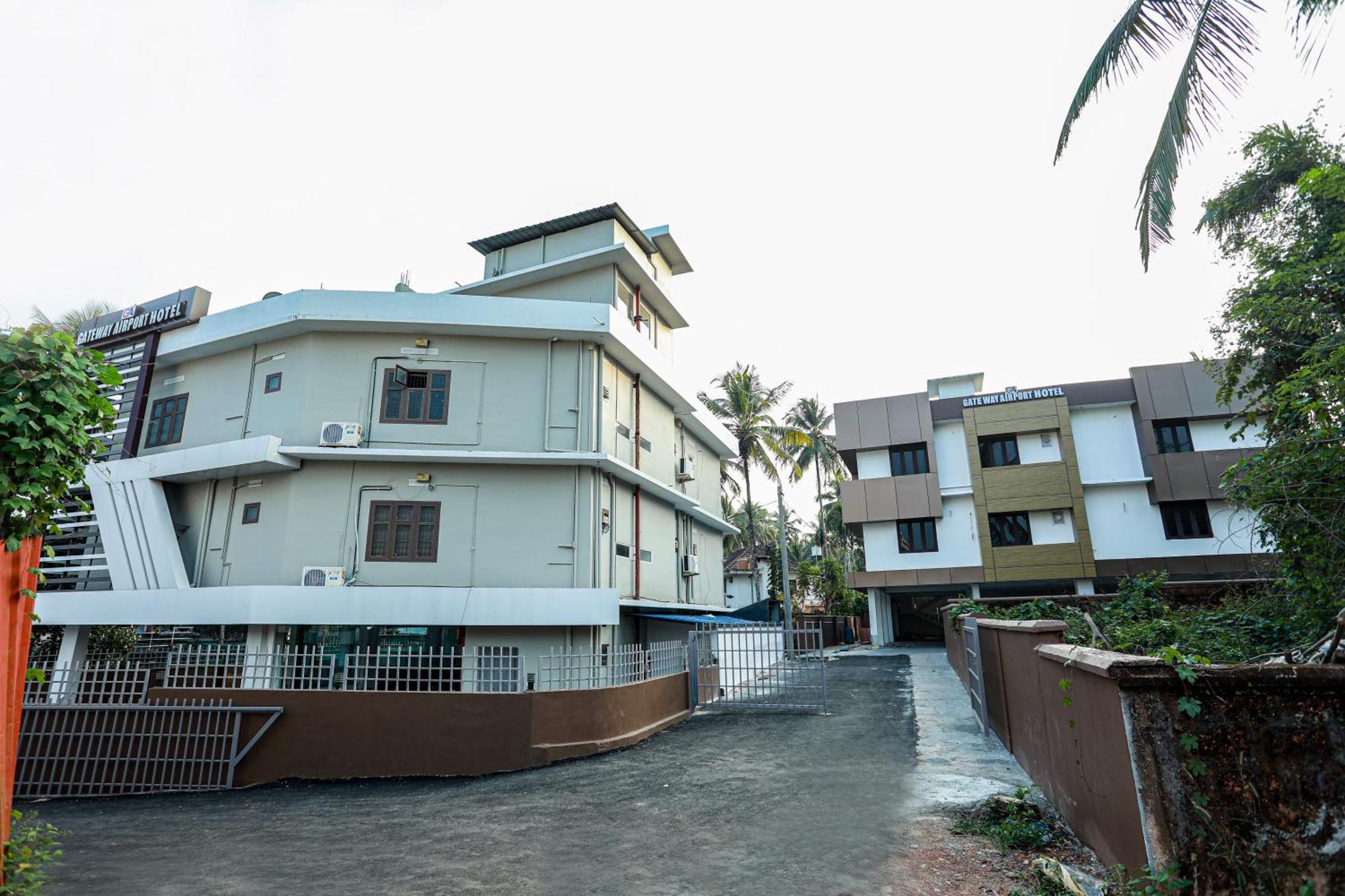 Gateway Airport Hotel 坎努尔 外观 照片