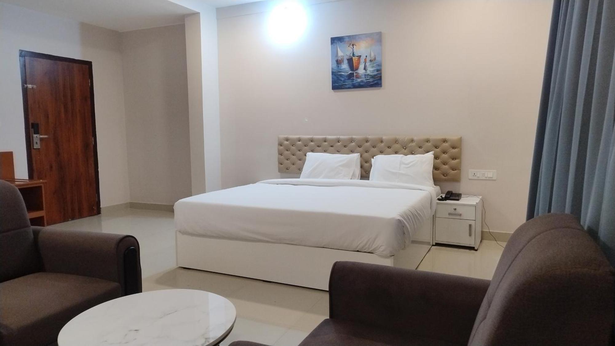 Gateway Airport Hotel 坎努尔 外观 照片