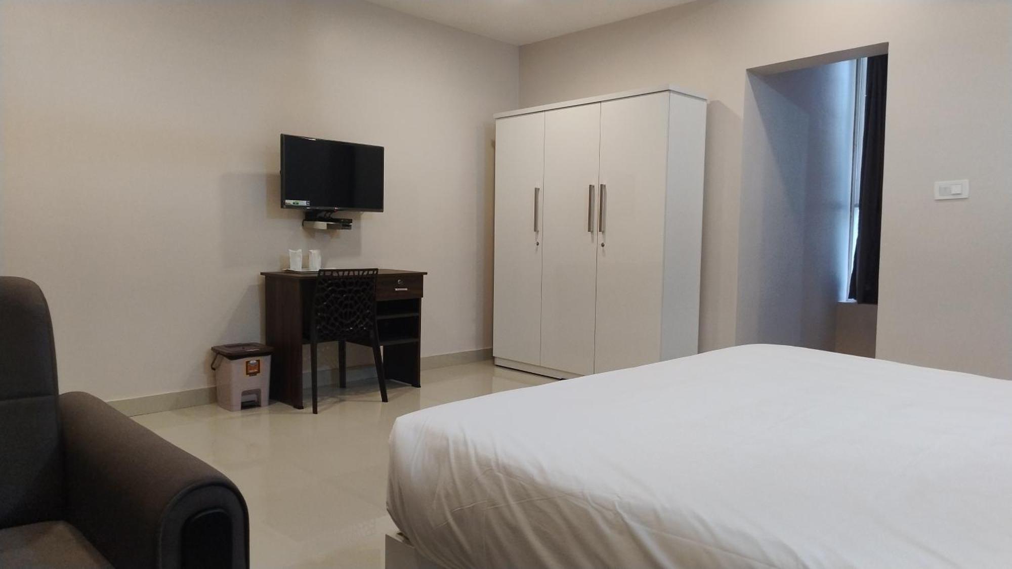 Gateway Airport Hotel 坎努尔 外观 照片